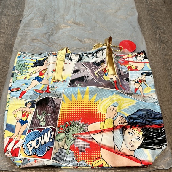 Handbags - MAC WONDER WOMAN BOLD BABE TOTE